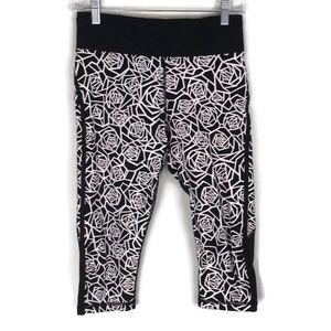 Lululemon Real Quick Crop in Posey Black/ White